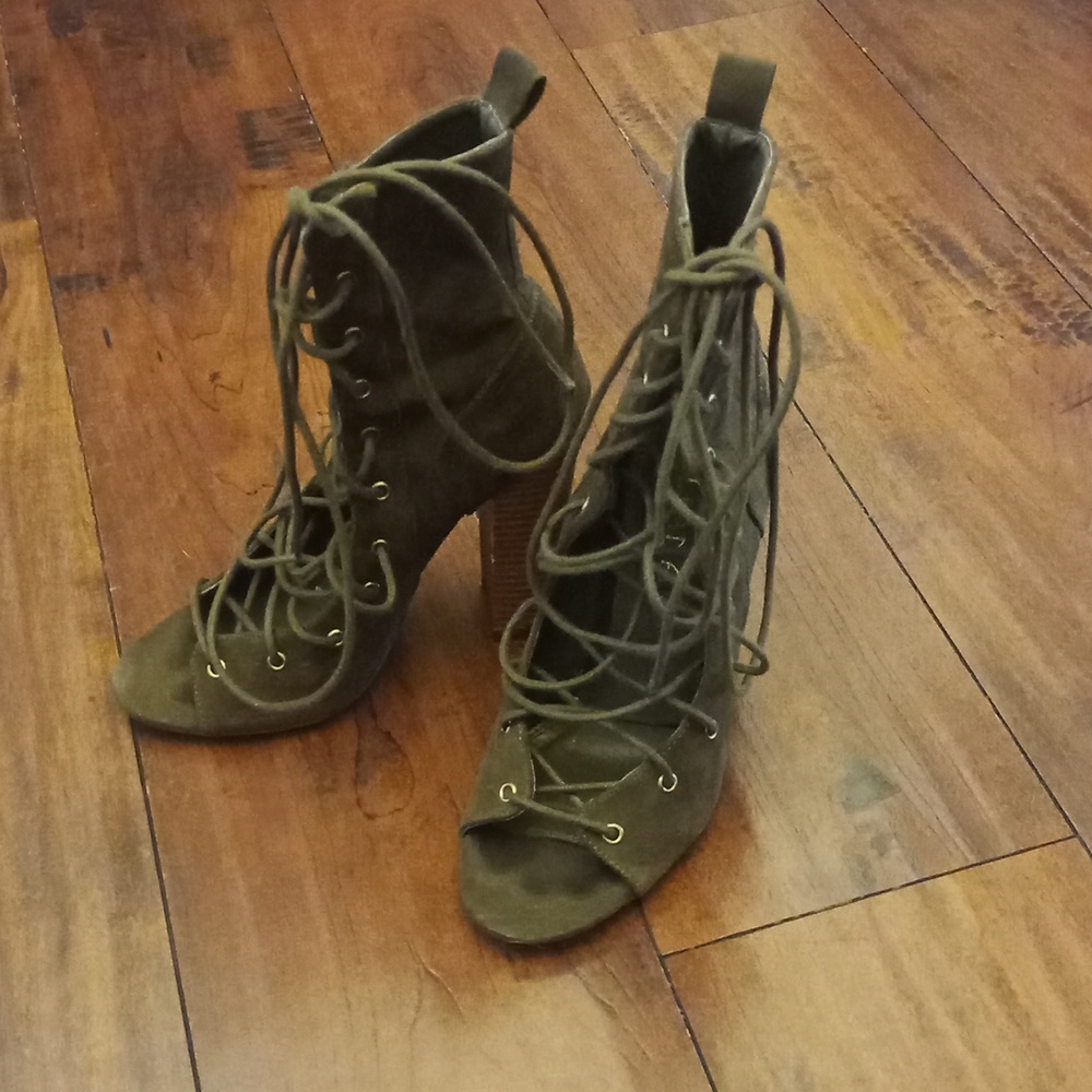 Army green Liliana lace up heeled boot